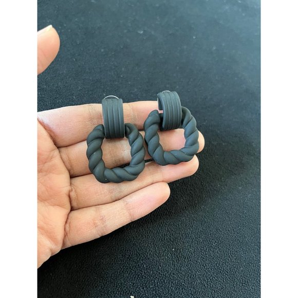 Black Chain earrings , black hoop acrylic earrings , chunky big link statement - Picture 3 of 5